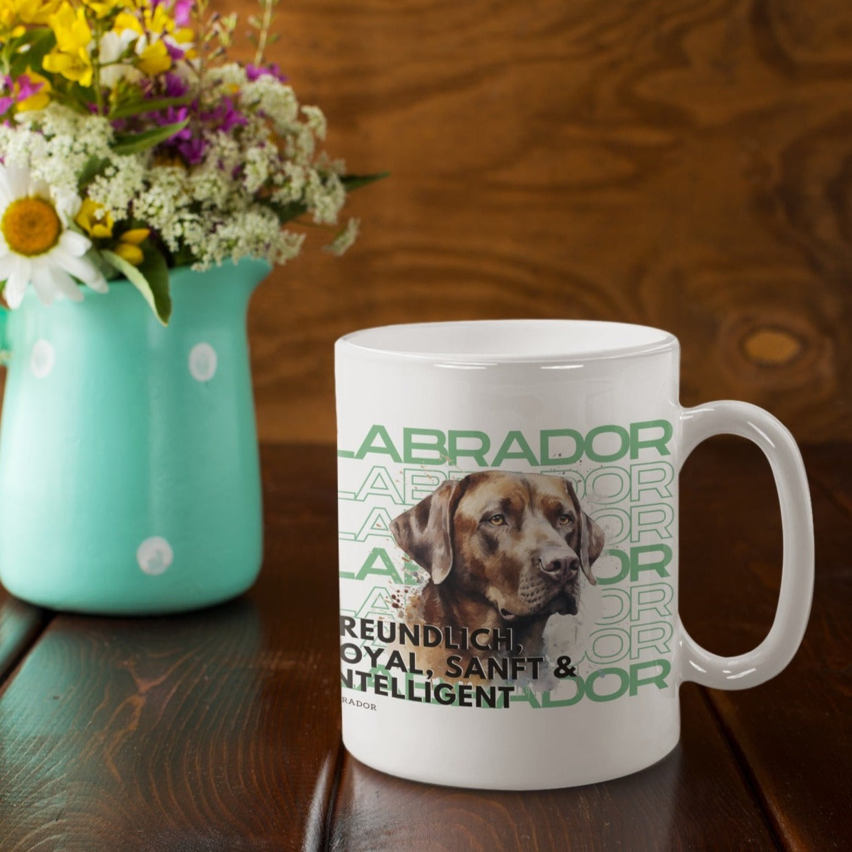 „Weiße Keramiktasse mit stilvollem Labrador-Motiv in dunkelbraun. Für alle, die Schoki-Labradore lieben.“