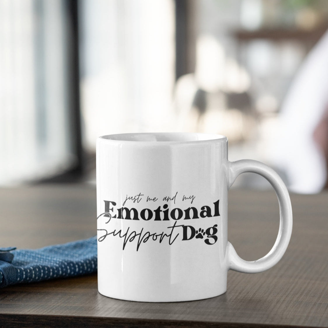 Keramiktasse mit Print "Just me and my Emotional Support Dog"
