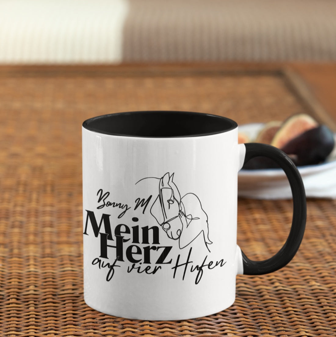 Personalisierte Keramiktasse Pferdemotiv 'Mein Herz auf vier Hufen' mit Namen von deinem Pferd.