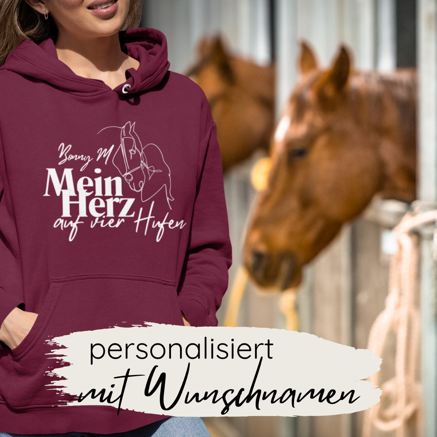 Personalisierter Pferdepullover 'Mein auf vier Hufen' mit Wunschnamen.