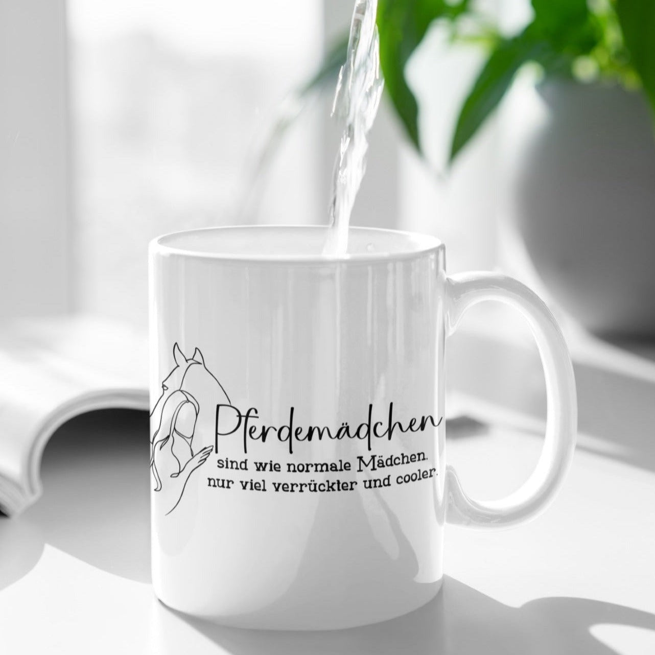 Pferdetasse Pferdemädchen- sind wie normale Mädchen, nur viel verrückter und cooler. Reitertasse, Stalltasse für Pferdefreunde.