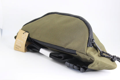 Bauchtasche für pferdefreunde Rückseite, Ansicht kleine hintere Tasche und Reisverschlüsse
