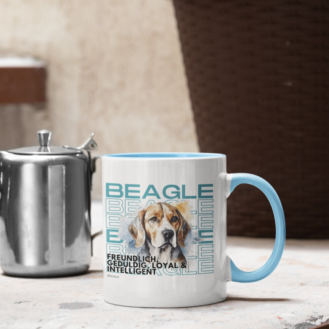 tasse beagle im rasseportrait, die besten charaktereigenschaftes des beagle in einem coolen und stylischen design zusammengefasst.
