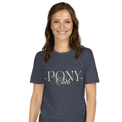 Unisex T-Shirt für Frauen und Männer mit dem Print "Pony Club" auf der Brust. Modernes Design für Pony Liebhaber, Pony Besitzer oder Reitbeteiligungen. 